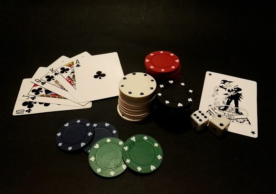 How Do You Make Money Playing Poker Online?